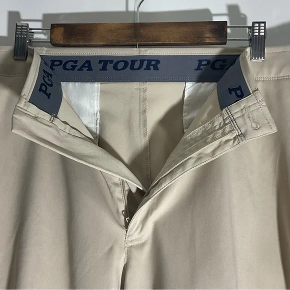 PGA TOUR Men’s 9” Flat Front Horizontal Textured Stretch Golf Short Khaki Sz 40. - Picture 2 of 13